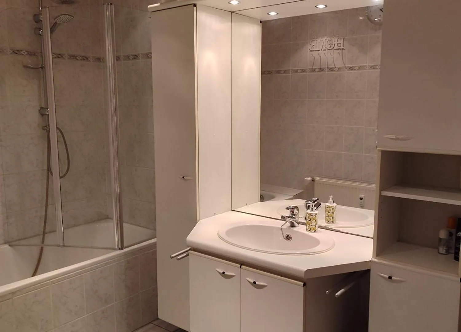Komfortable Ferienwohnung In Floersheim-Weilbach Floersheim am Main 0*,  Almanya